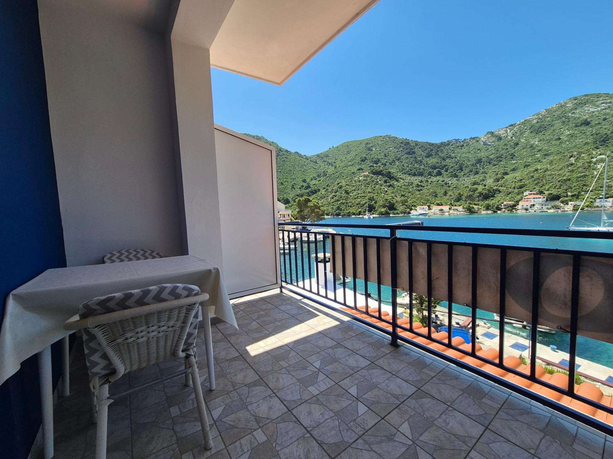 Apartments Lampalo Okuklje Екстериор снимка